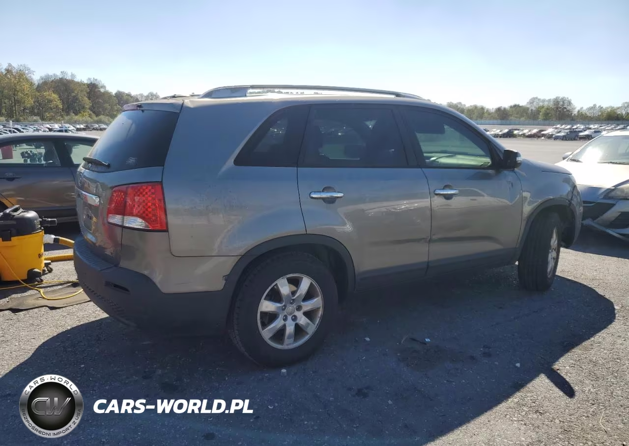 2012 Kia Sorento Base VIN:5XYKT3A61CG302559 - 3