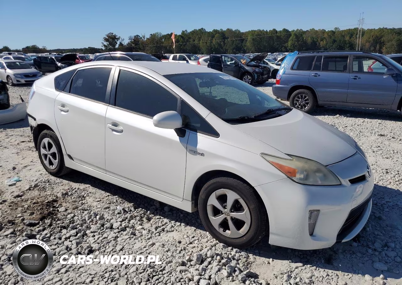 2013 Toyota Prius VIN:JTDKN3DU2D5538233 - 4