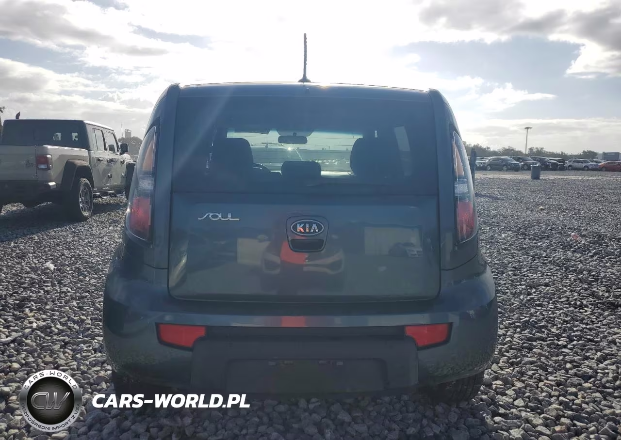 2011 Kia Soul + VIN:KNDJT2A24B7309360 - 6
