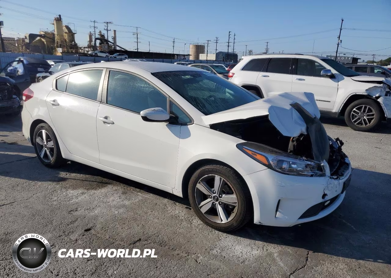 2018 Kia Forte Lx VIN:3KPFL4A73JE186193 - 4