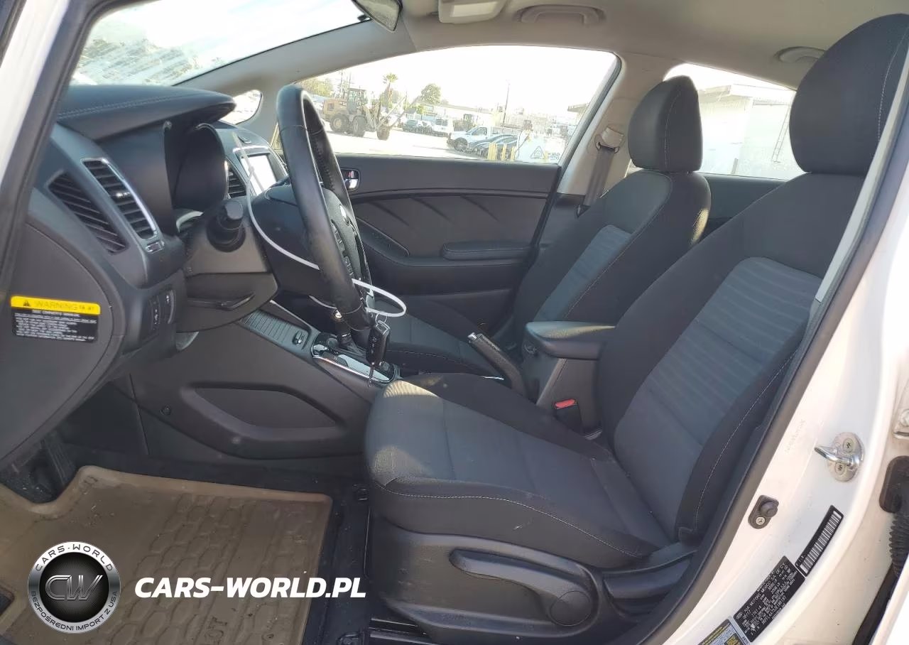 2018 Kia Forte Lx VIN:3KPFL4A73JE186193 - 7