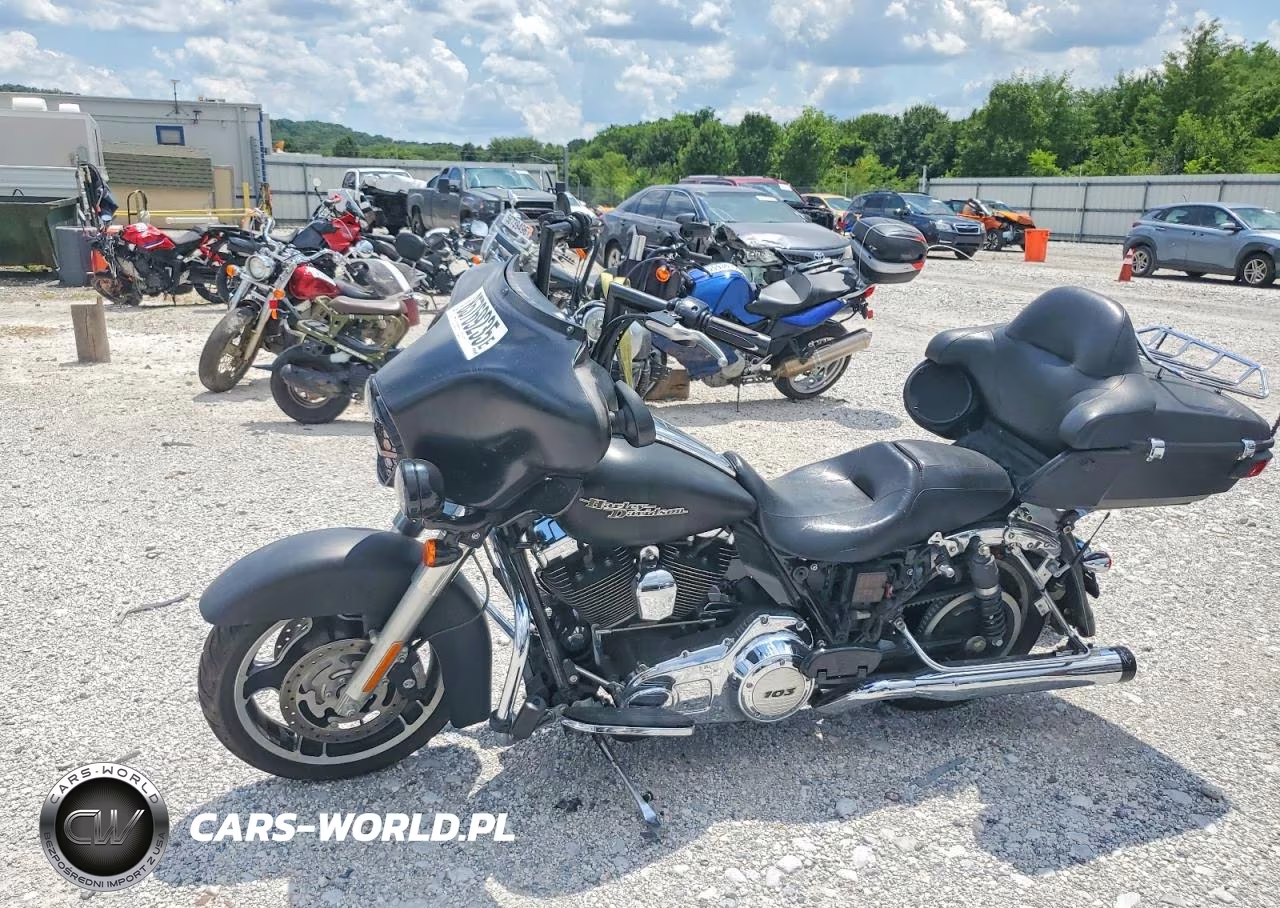 2013 Harley-Davidson Flhx Street Glide VIN:1HD1KBM1XDB684058 - 3