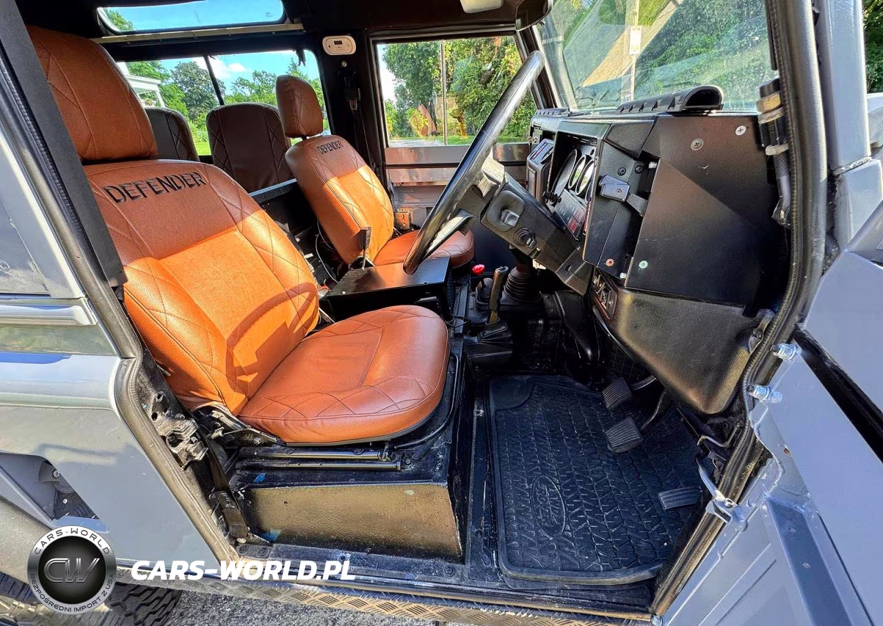 1989 Land Rover Defender VIN:SALLDVBB7AA276530 - 5