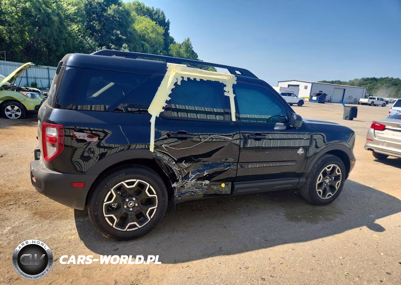 2025 Ford Bronco Sport Outer Banks VIN:3FMCR9CN4SRF65638 - 3