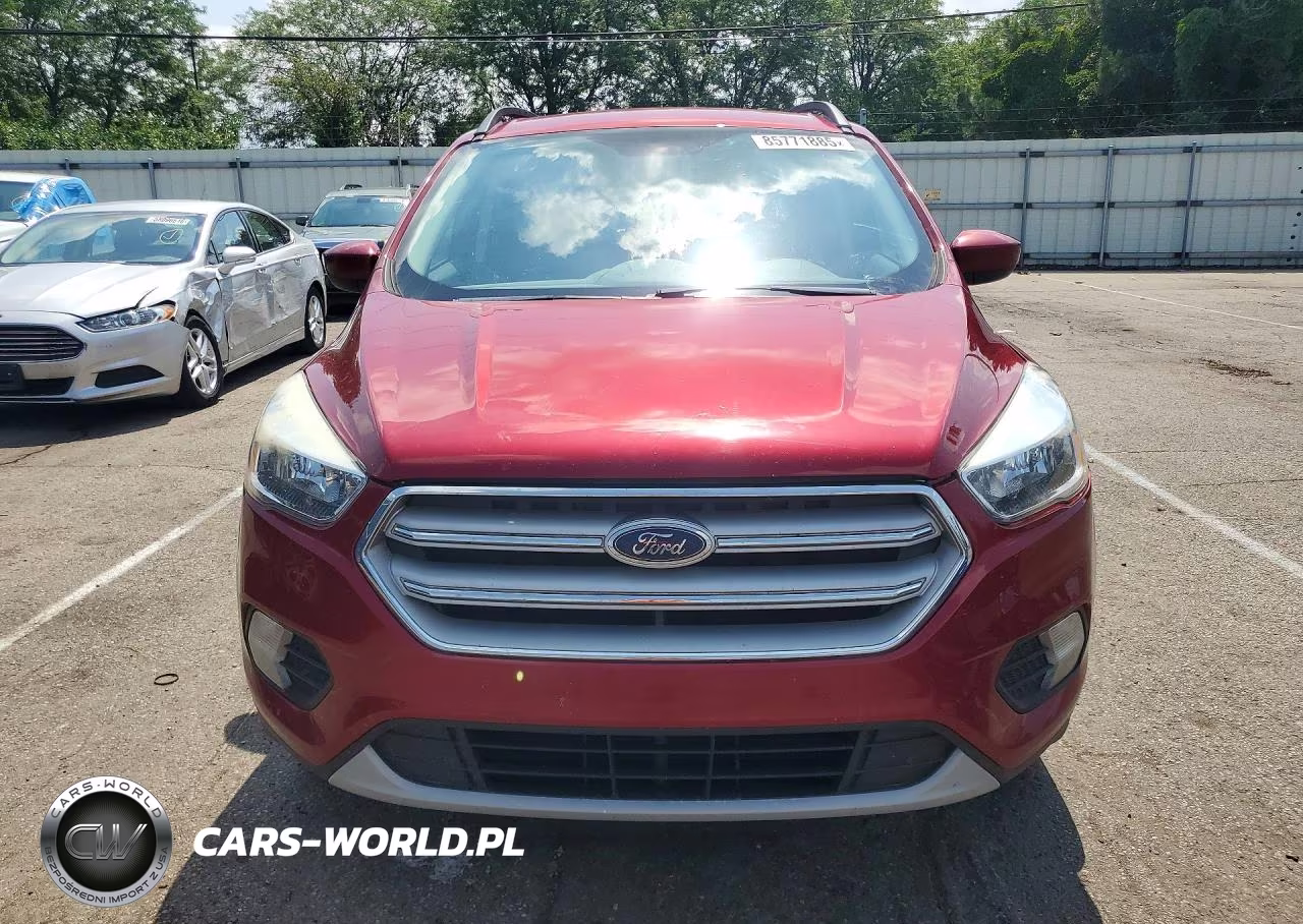 2018 Ford Escape Se VIN:1FMCU9GD3JUC33598 - 5