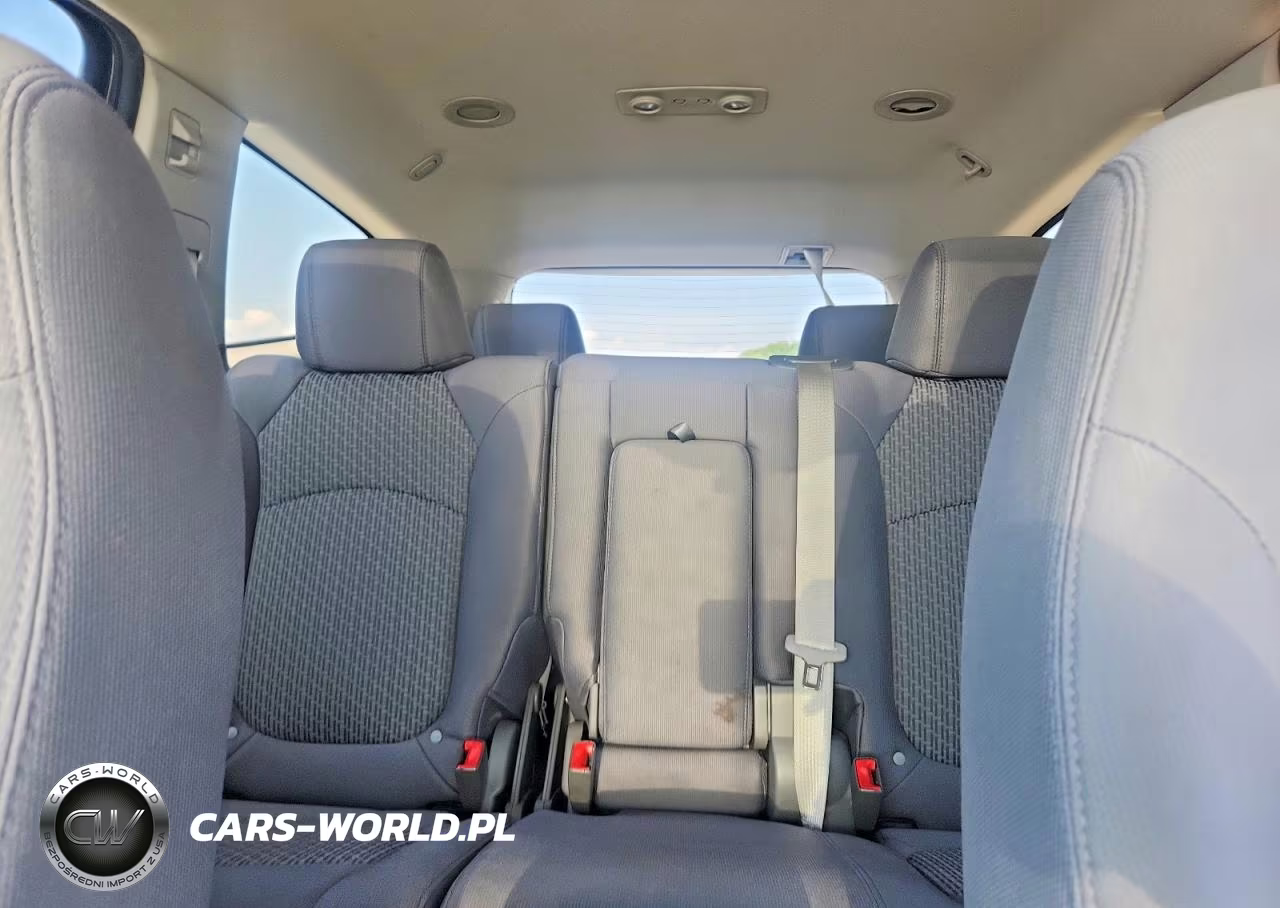 2010 Chevrolet Traverse Ls VIN:1GNLVEED8AJ255196 - 10