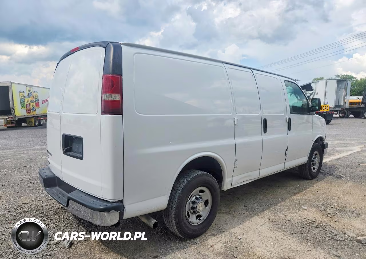 2022 Chevrolet Express G2500 VIN:1GCWGAFP5N1146637 - 3