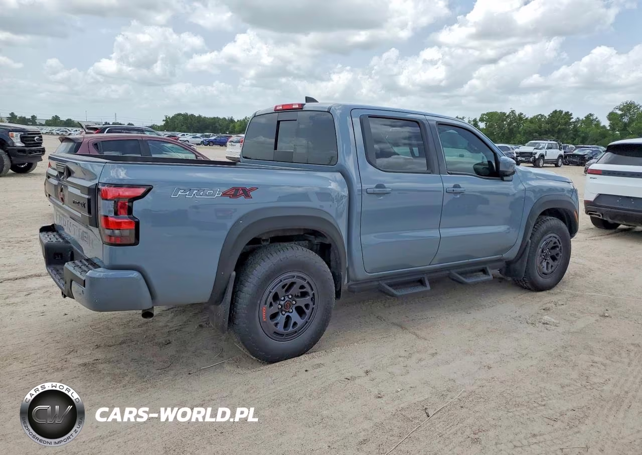 2025 Nissan Frontier Pro-4X VIN:1N6ED1EK7SN614962 - 3