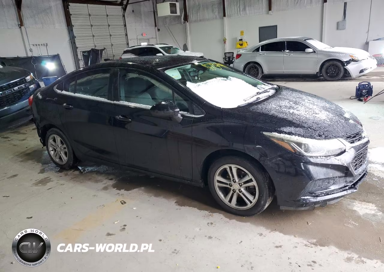 2017 Chevrolet Cruze Lt VIN:1G1BE5SM1H7116519 - 4