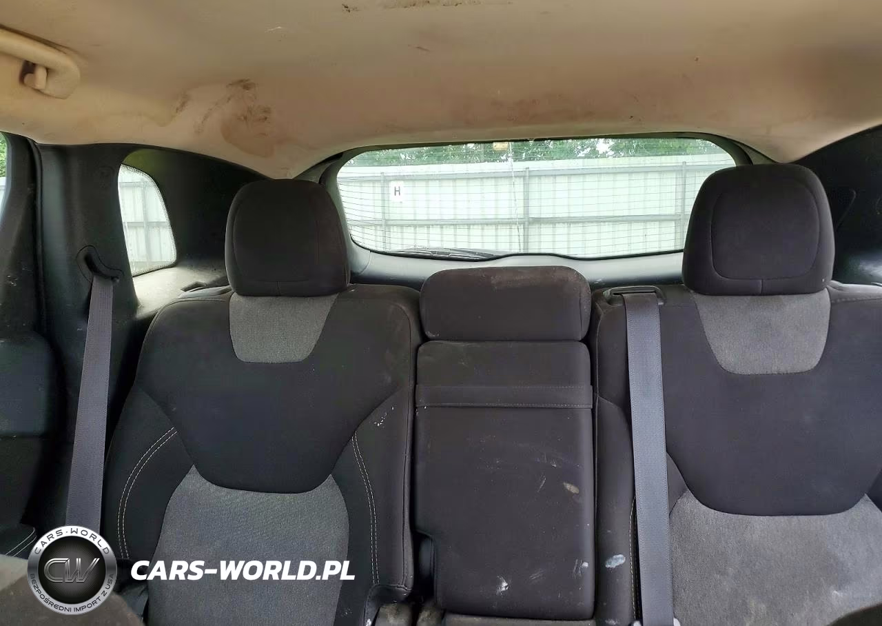 2016 Jeep Cherokee Sport VIN:1C4PJMAB0GW170837 - 10