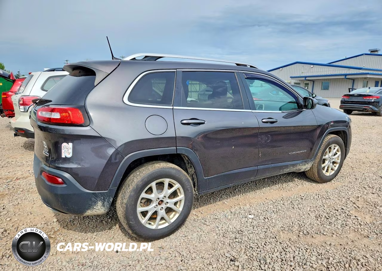 2016 Jeep Cherokee Latitude VIN:1C4PJMCS2GW170349 - 3