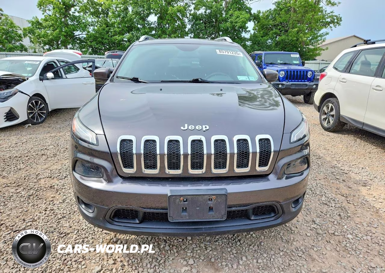 2016 Jeep Cherokee Latitude VIN:1C4PJMCS2GW170349 - 5
