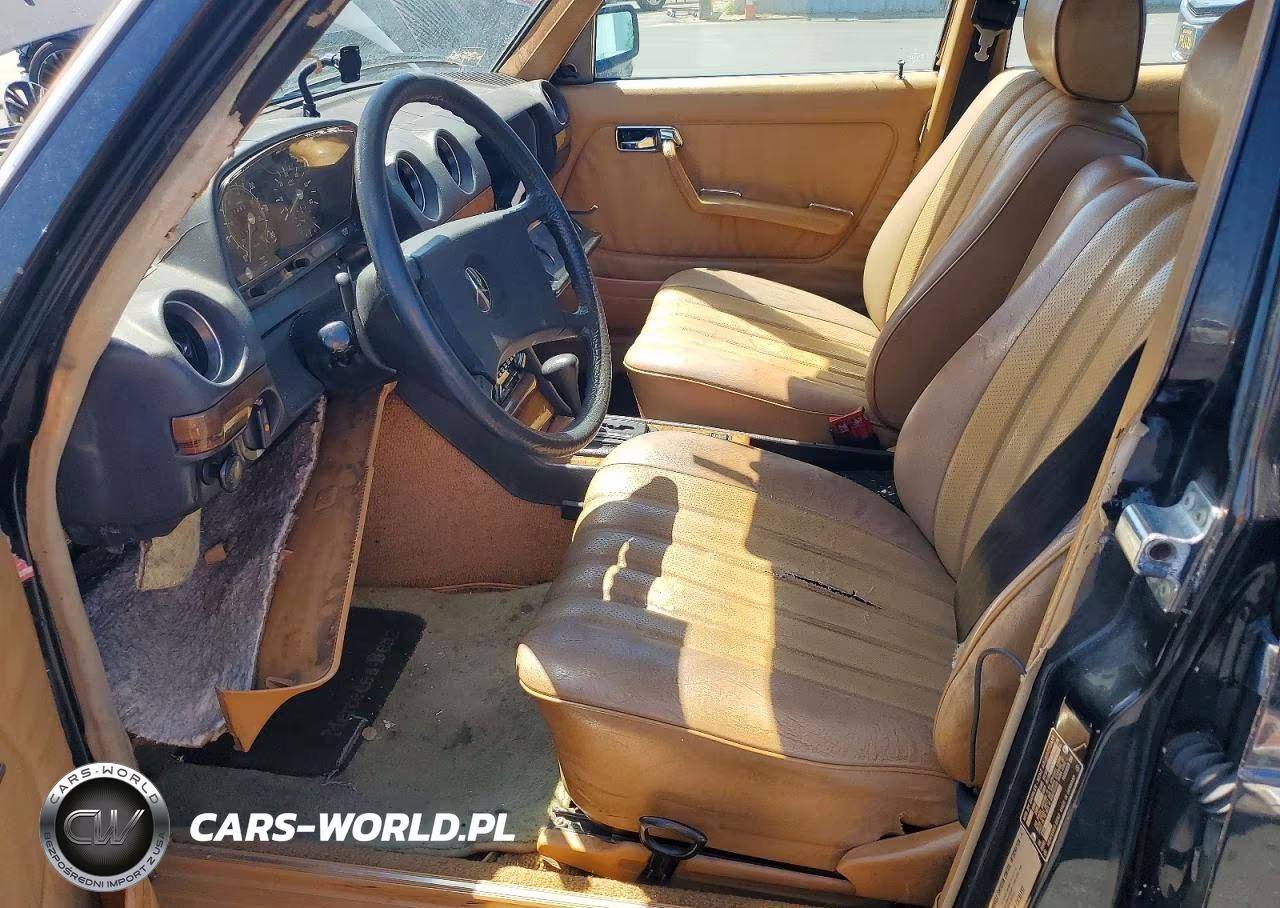 1982 Mercedes-Benz 300 Dt VIN:WDBAB33A3CB013238 - 7