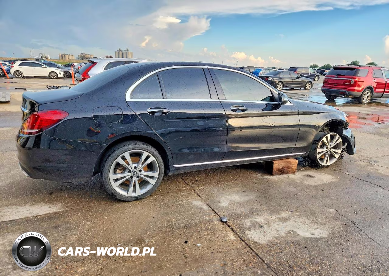 2019 Mercedes-Benz C 300 VIN:55SWF8DBXKU318102 - 3