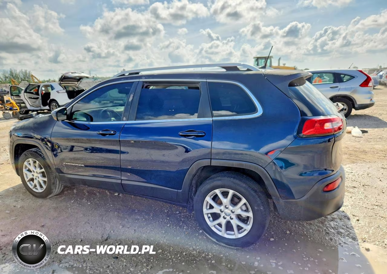 2018 Jeep Cherokee Latitude VIN:1C4PJLCB4JD551682 - 2