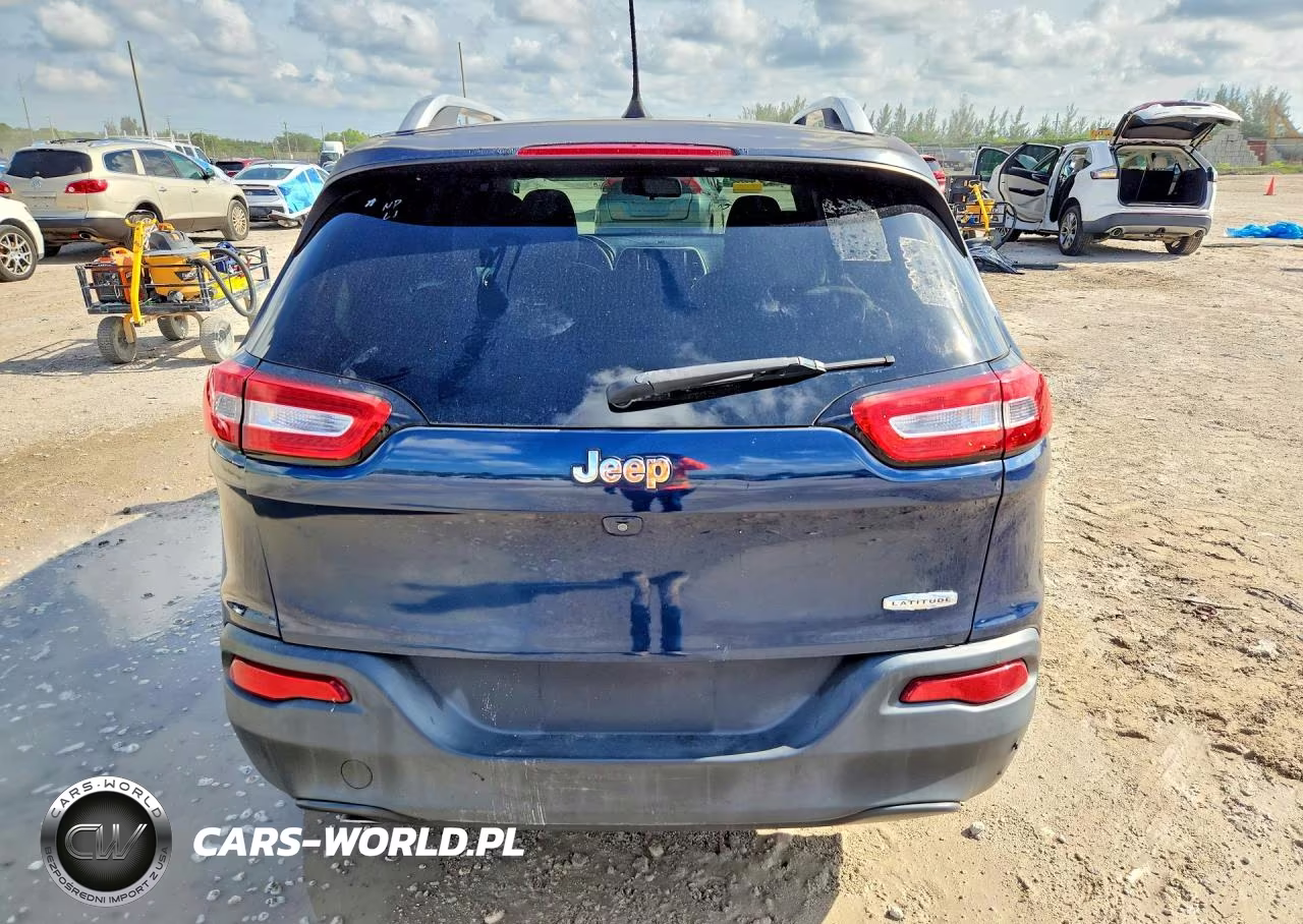 2018 Jeep Cherokee Latitude VIN:1C4PJLCB4JD551682 - 6