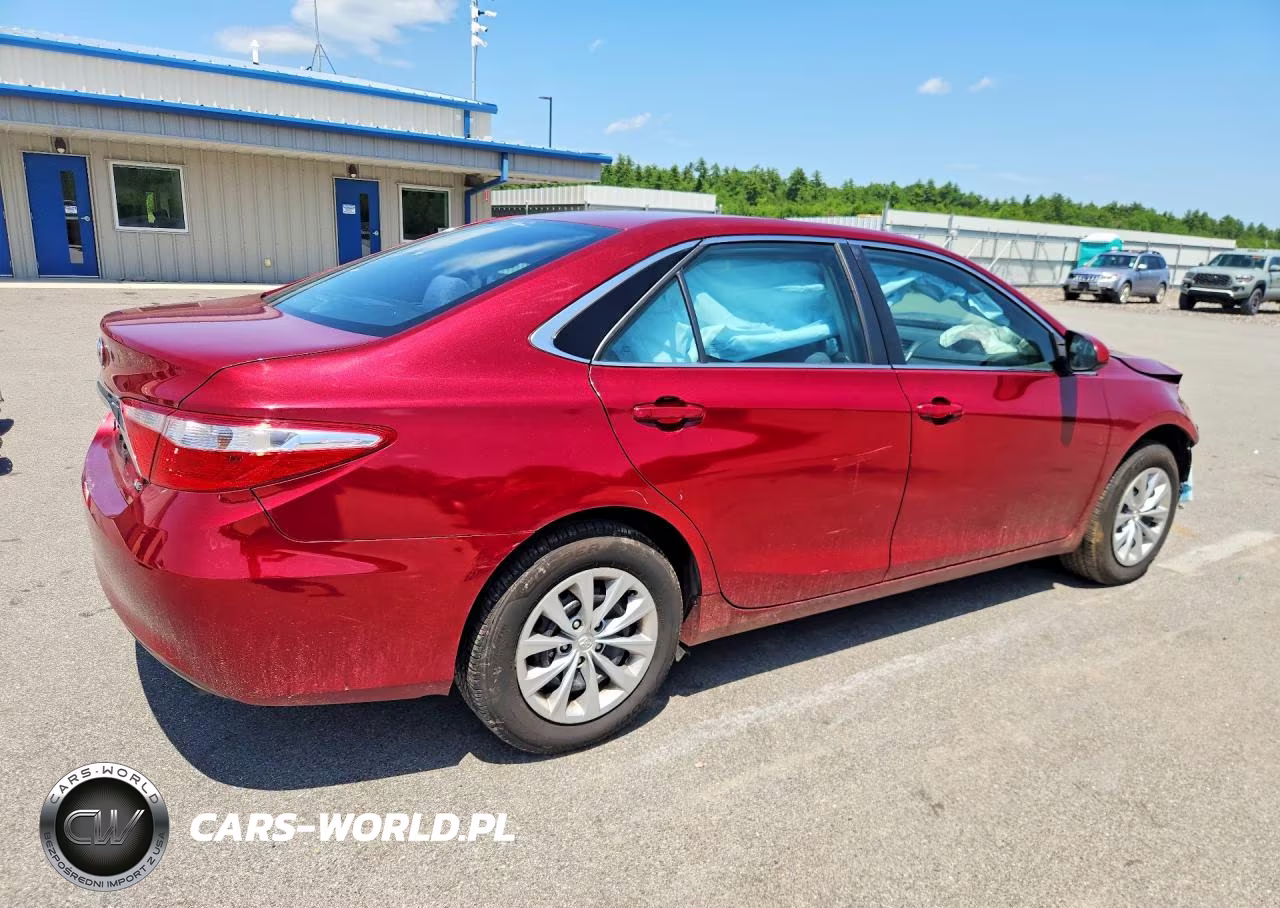 2017 Toyota Camry Le VIN:4T1BF1FK6HU664941 - 3