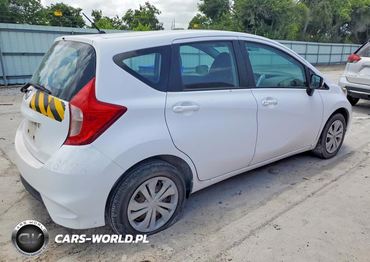 2017 Nissan Versa Note S Plus VIN:3N1CE2CP8HL367197 - 3