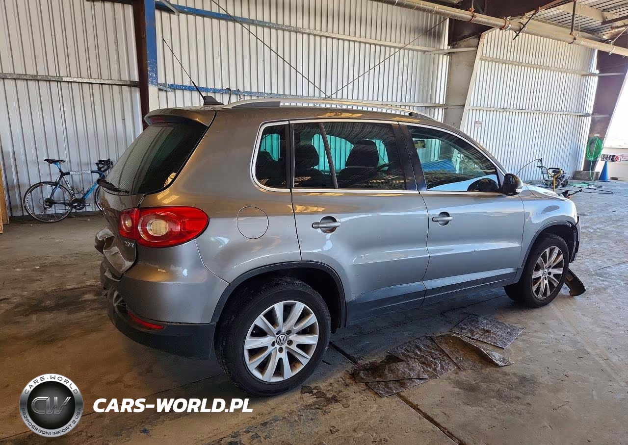 2009 Volkswagen Tiguan VIN:WVGAV75N29W000512 - 3