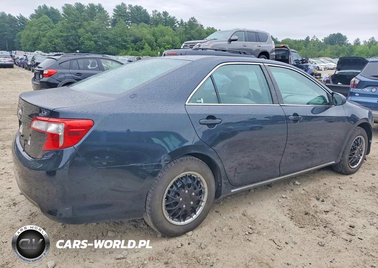 2014 Toyota Camry Le VIN:4T4BF1FK3ER428278 - 3