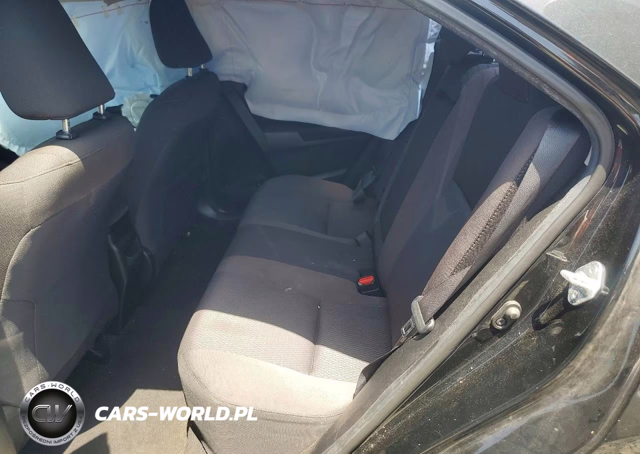 2018 Toyota Corolla Le VIN:5YFBURHE3JP756267 - 10