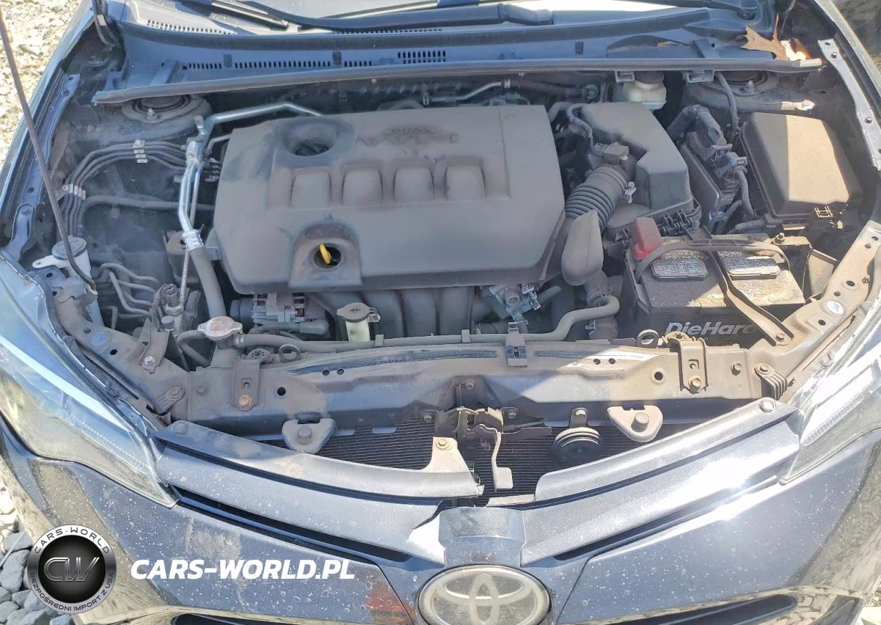 2018 Toyota Corolla Le VIN:5YFBURHE3JP756267 - 11