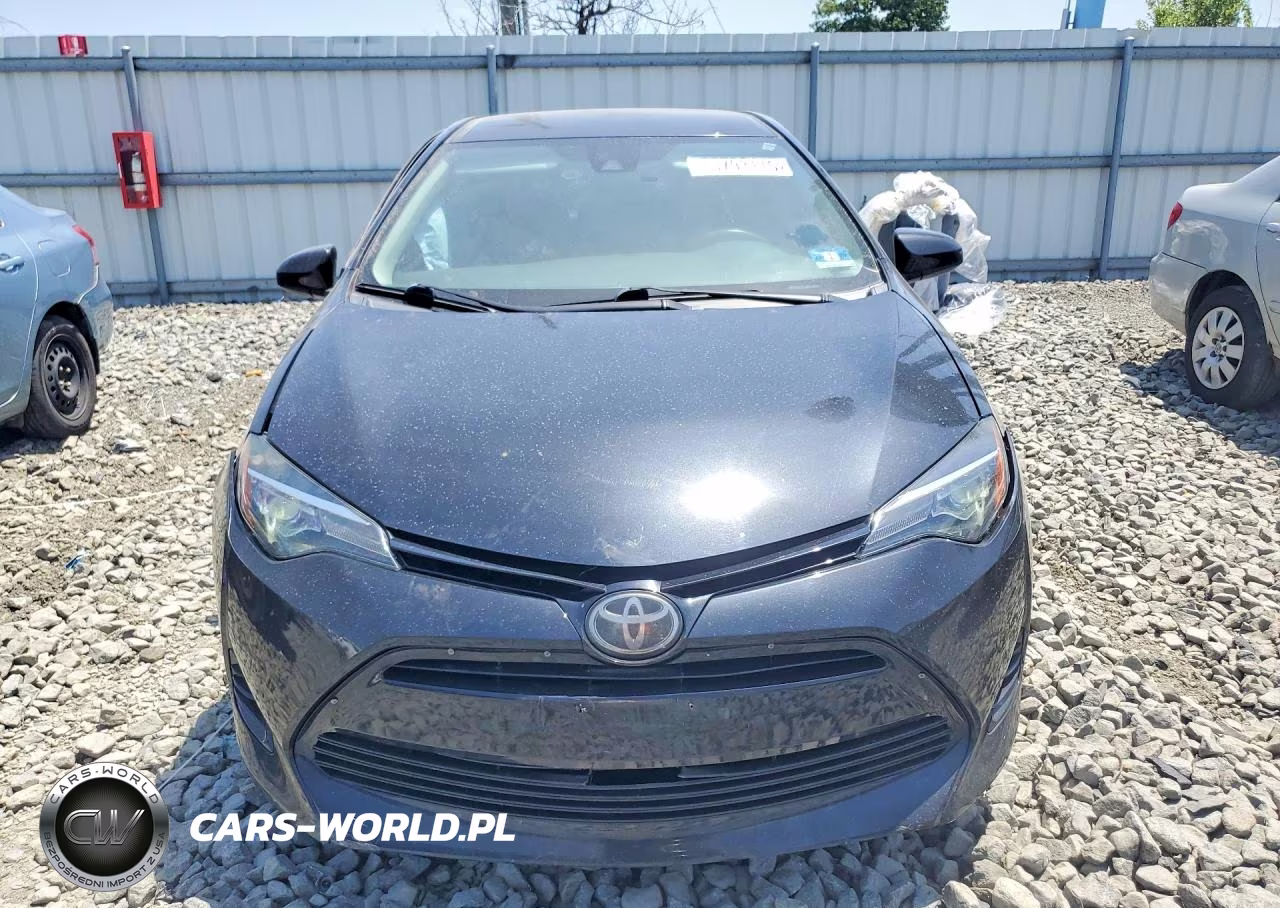 2018 Toyota Corolla Le VIN:5YFBURHE3JP756267 - 5