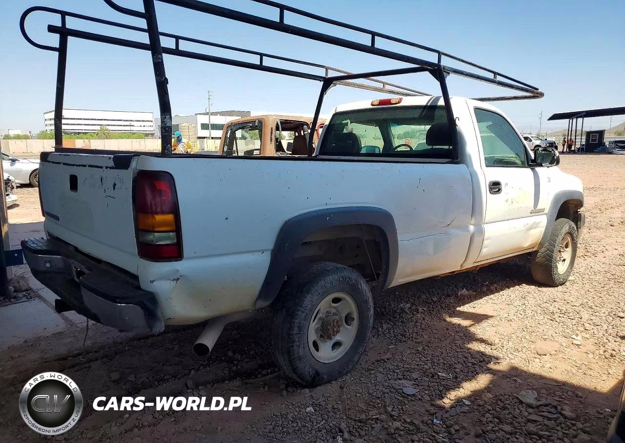 2002 Chevrolet Silverado C2500 Heavy Duty VIN:1GCHC24U82E137485 - 3
