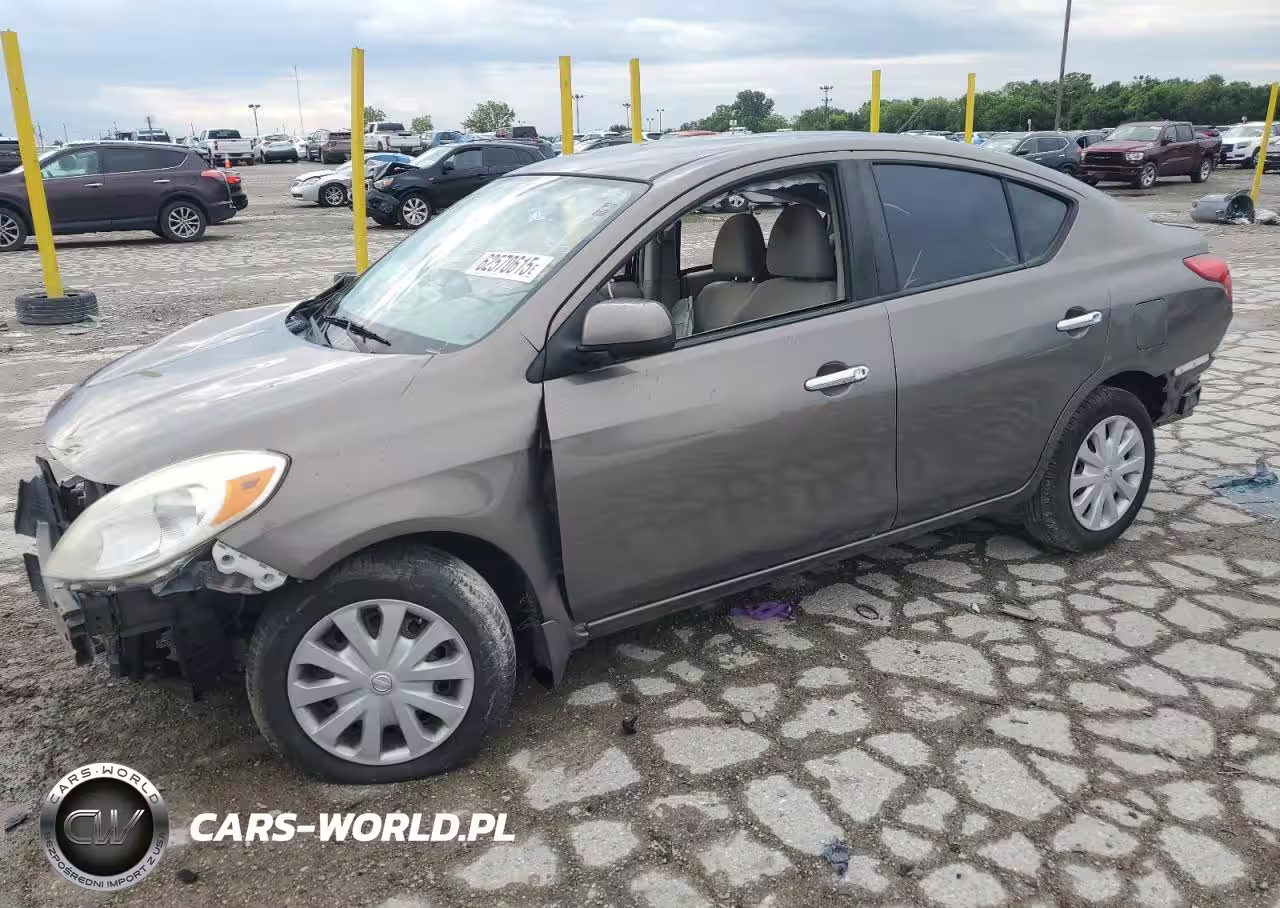 2012 Nissan Versa S