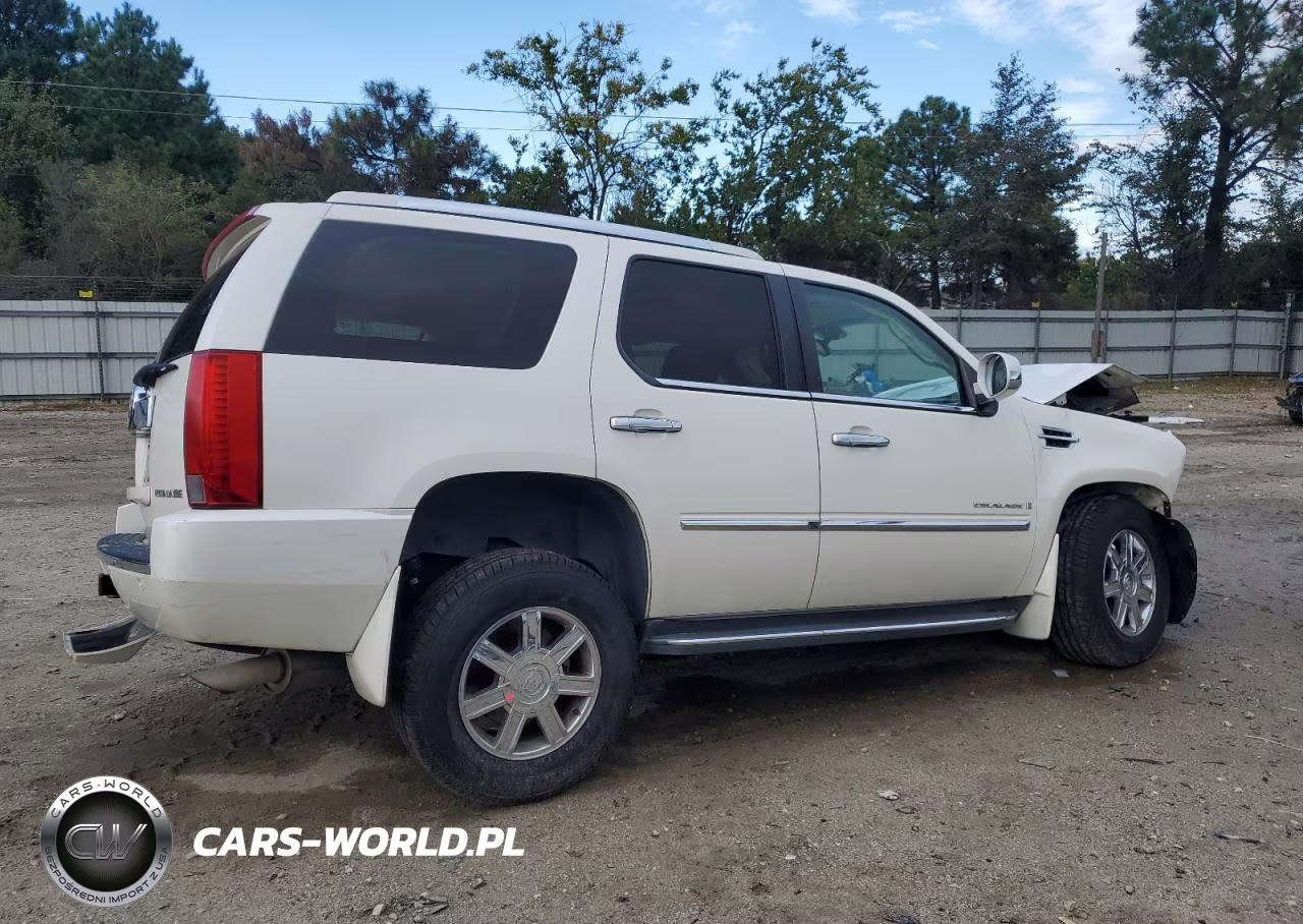 2008 Cadillac Escalade Luxury VIN:1GYFK63858R152091 - 3