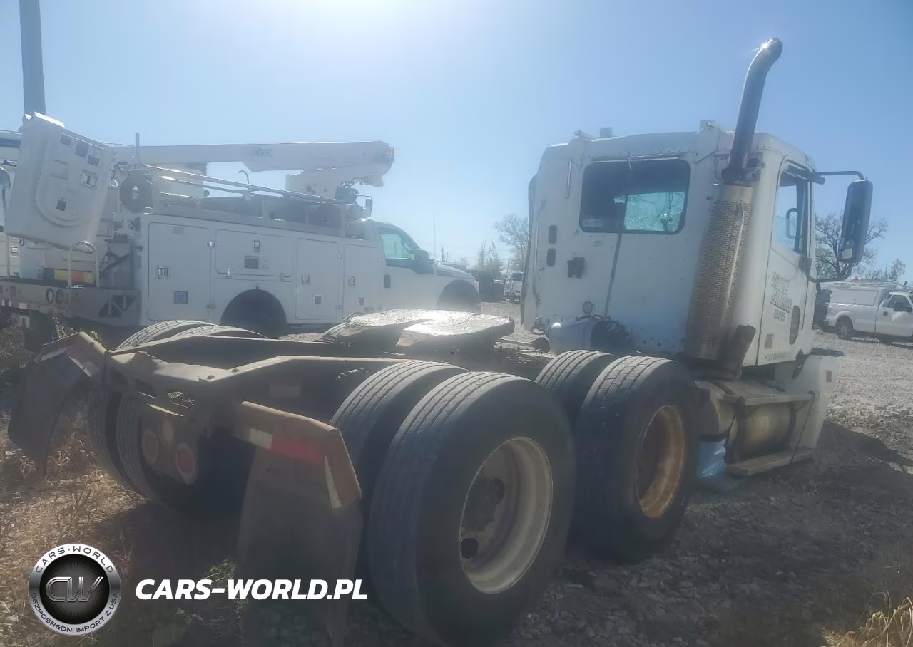 2007 Freightliner Columbia 120 VIN:1FUJA6CK47LX83259 - 4