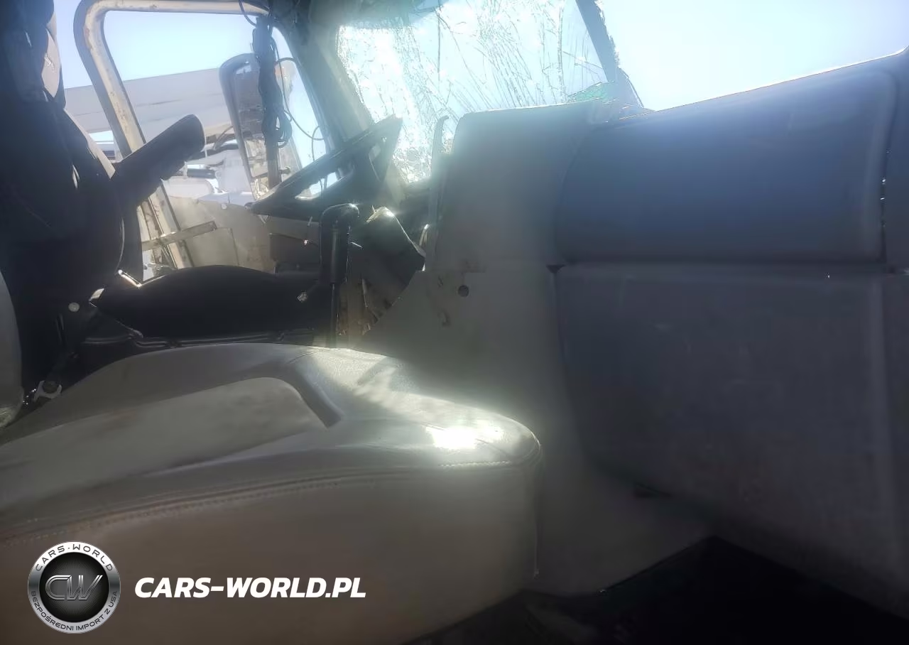 2007 Freightliner Columbia 120 VIN:1FUJA6CK47LX83259 - 9