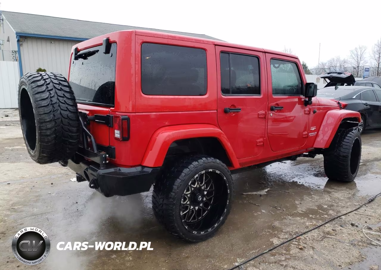 2012 Jeep Wrangler Unlimited Sahara VIN:1C4BJWEG6CL113999 - 3