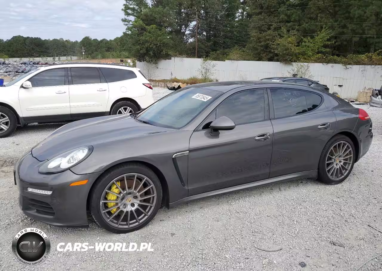 2014 Porsche Panamera 2