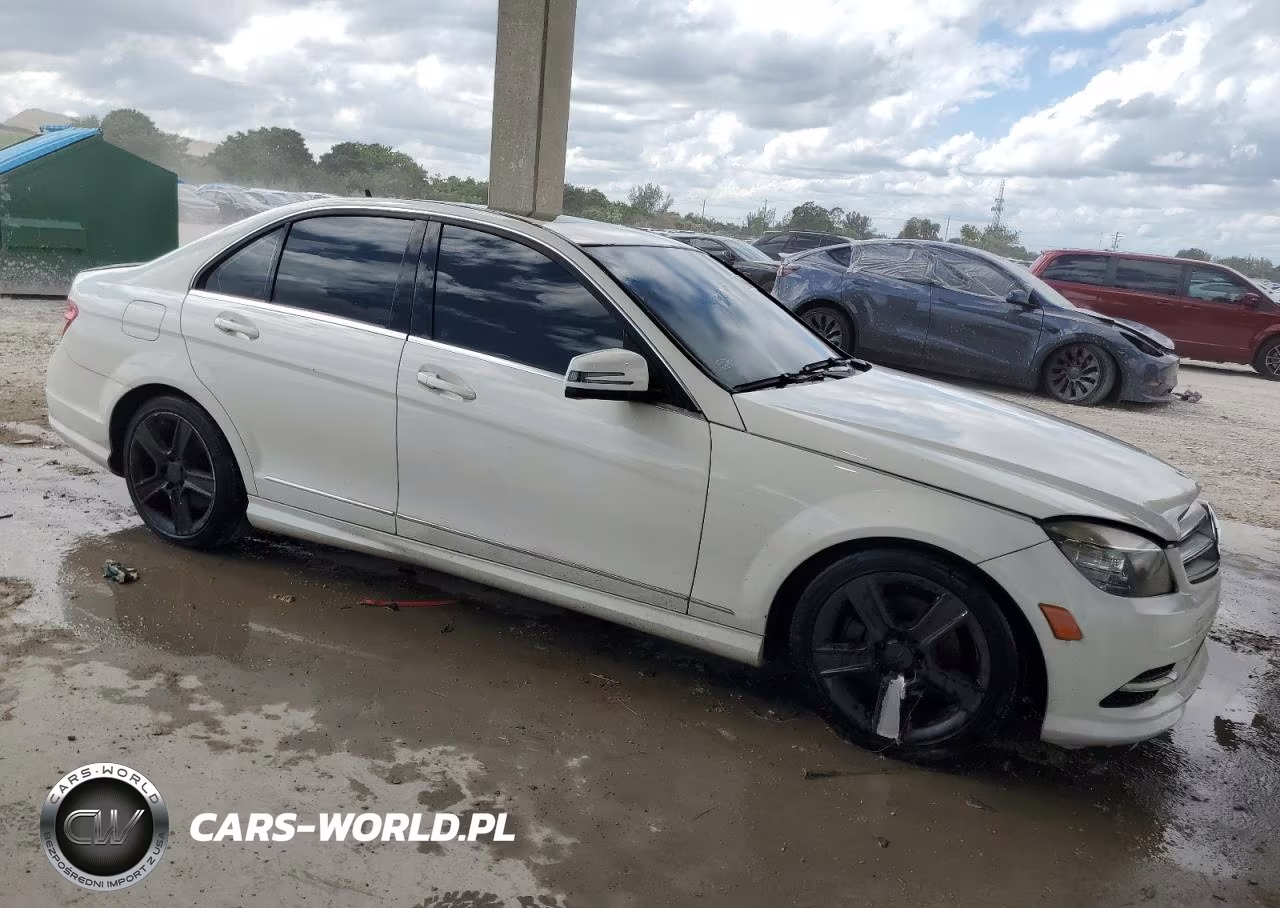 2011 Mercedes-Benz C 300 4Matic VIN:WDDGF8BB1BR133171 - 4