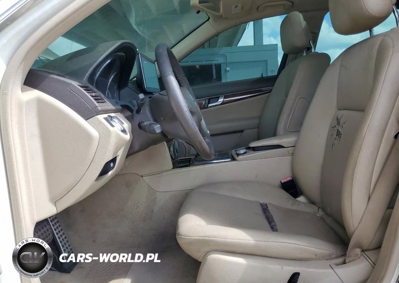 2011 Mercedes-Benz C 300 4Matic VIN:WDDGF8BB1BR133171 - 7