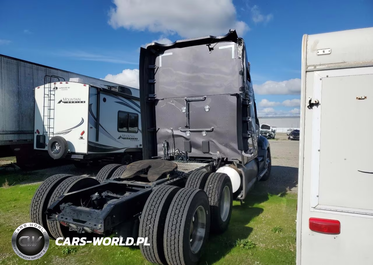 2022 Kenworth T680 Semi Truck VIN:1XKYD49X5NJ495672 - 4
