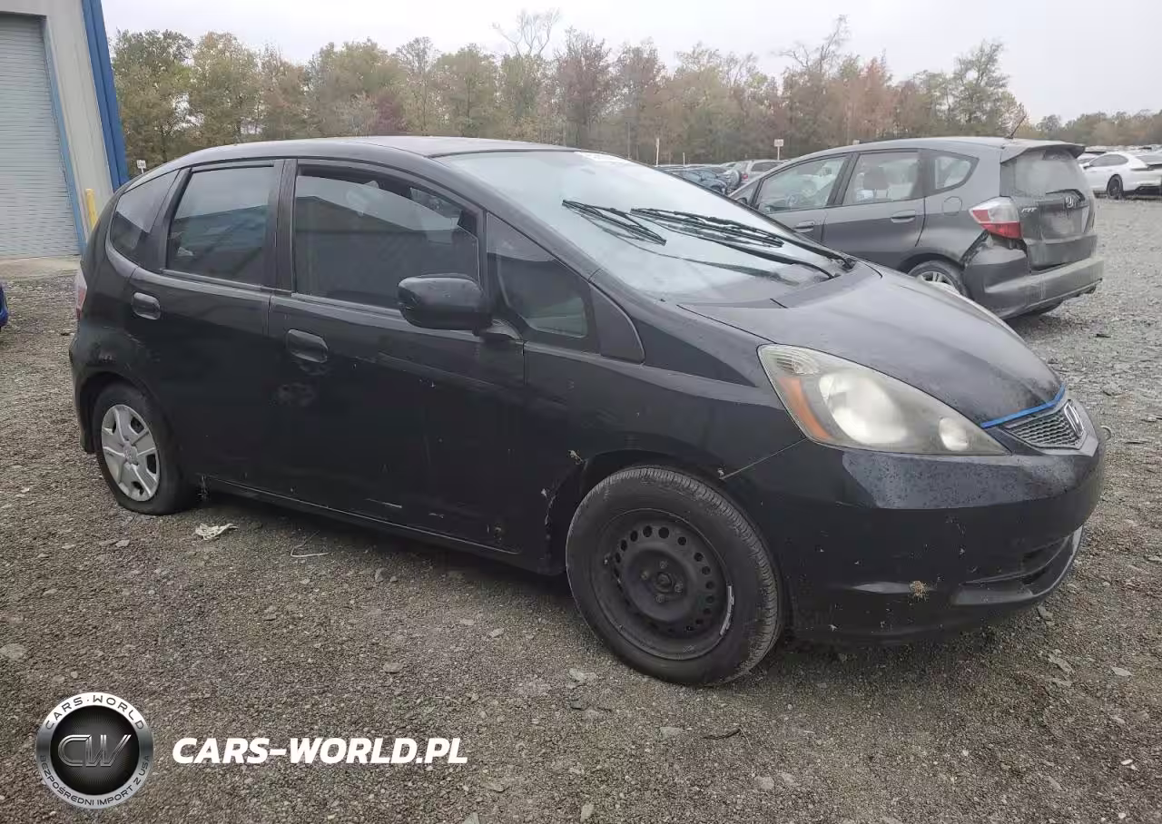 2013 Honda Fit VIN:JHMGE8H37DC005308 - 4