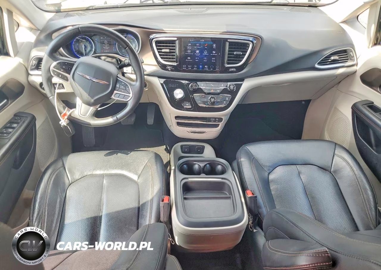2018 Chrysler Pacifica Touring L VIN:2C4RC1BGXJR317886 - 8