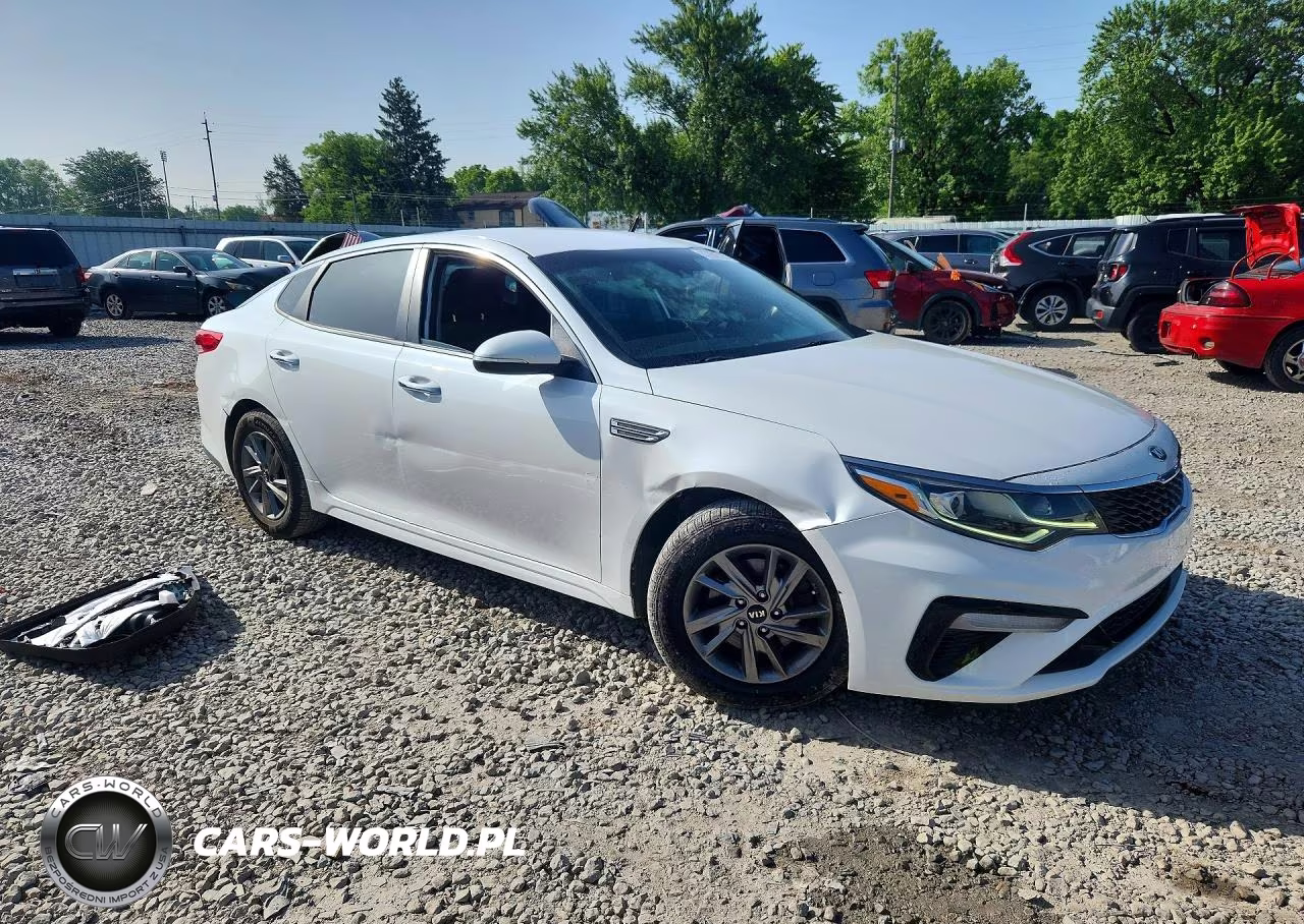 2019 Kia Optima Lx VIN:5XXGT4L34KG374860 - 4