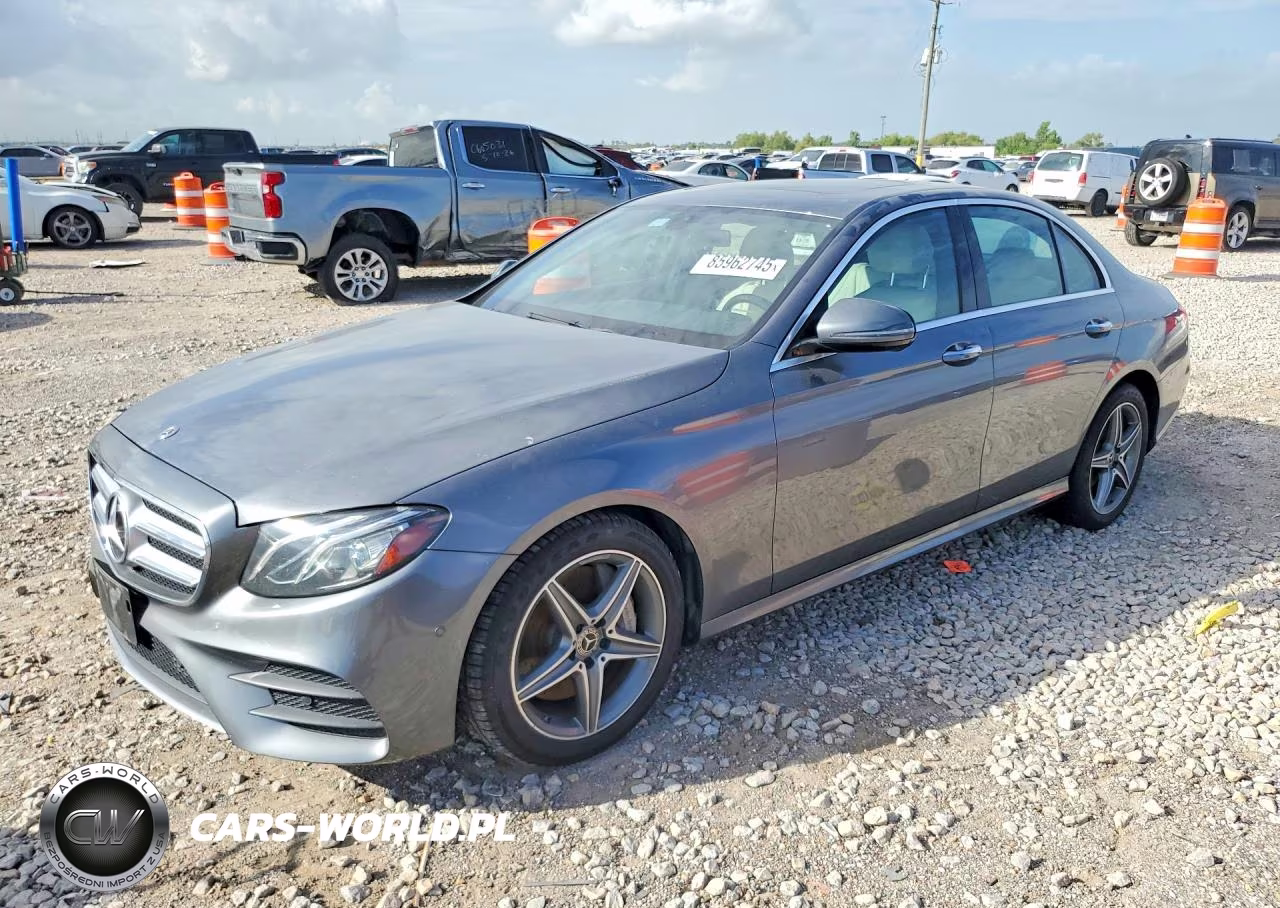 2018 Mercedes-Benz E 300 – zdjęcie 1 z 13