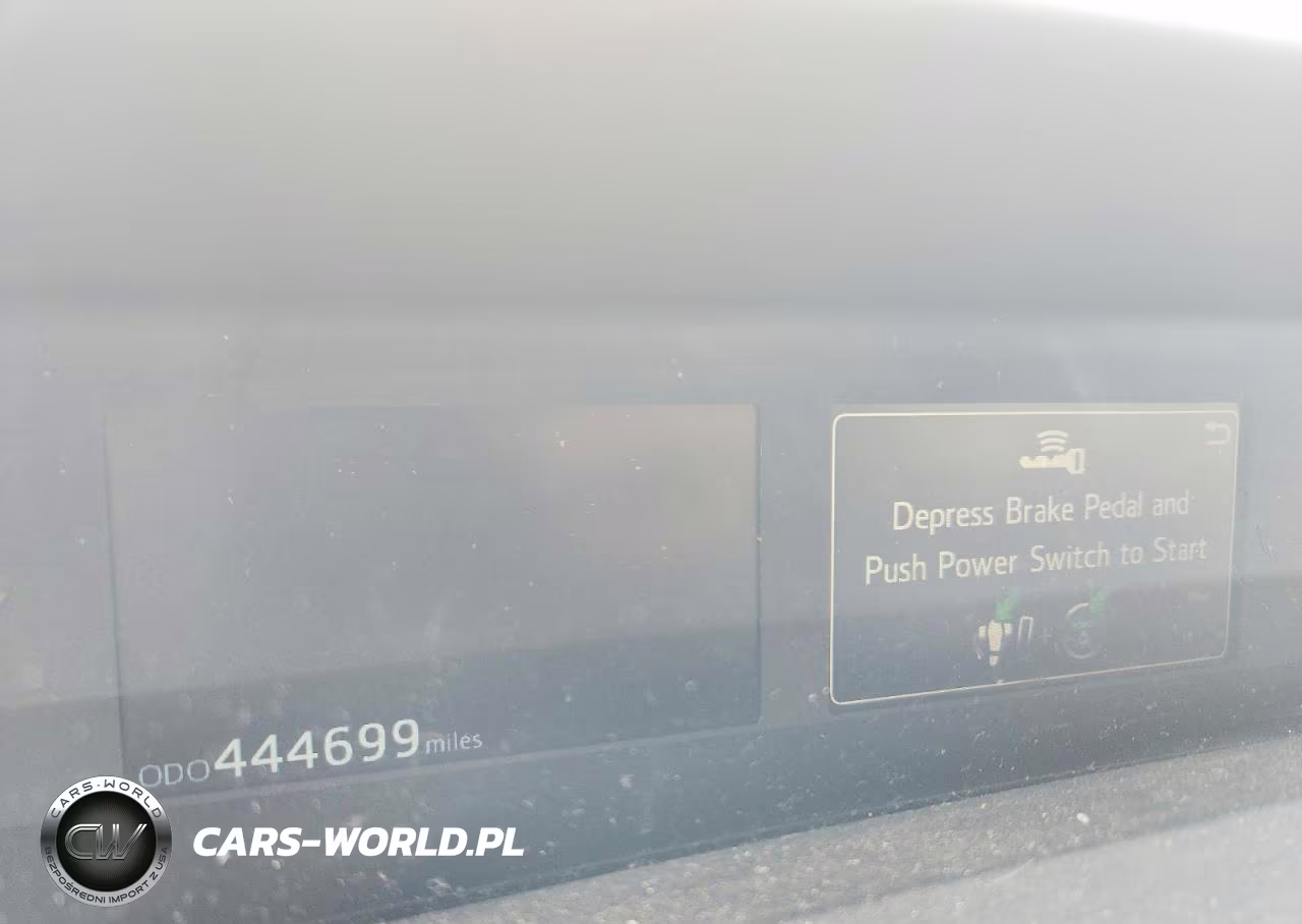 2020 Toyota Prius L Eco VIN:JTDKARFU0L3116886 - 9