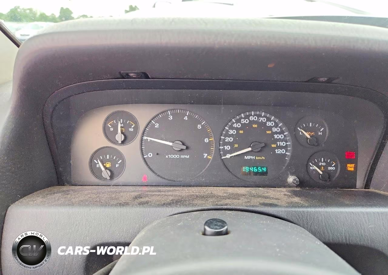 2004 Jeep Grand Cherokee Laredo VIN:1J4GW48S84C312866 - 8