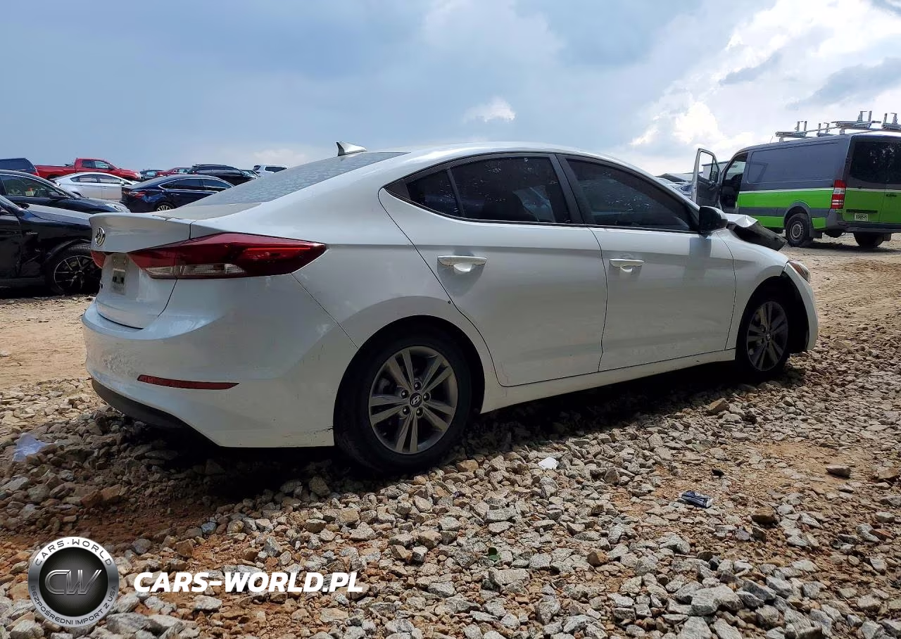 2018 Hyundai Elantra Sel VIN:5NPD84LF5JH389529 - 3