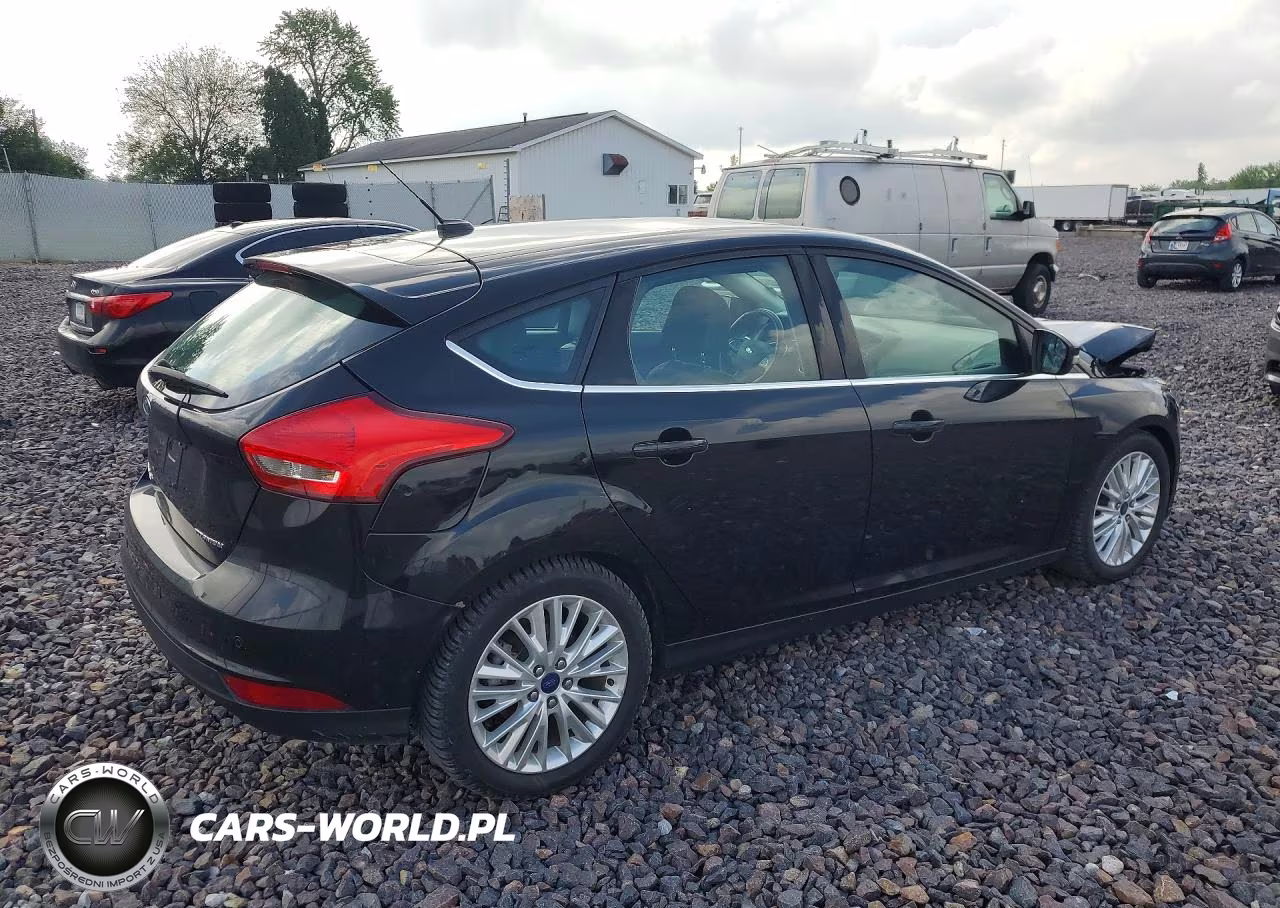 2017 Ford Focus Titanium VIN:1FADP3N29HL253441 - 3