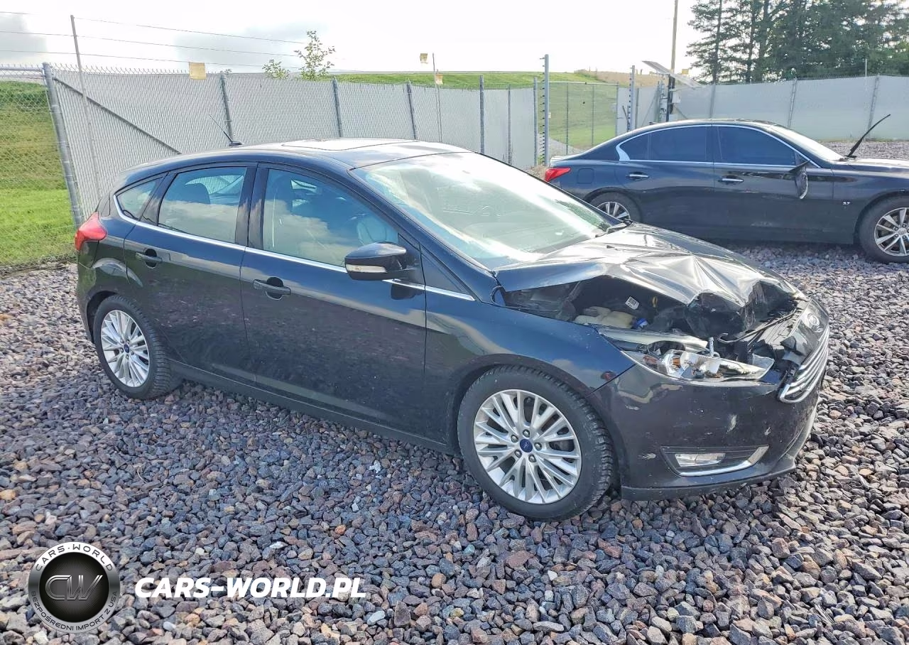 2017 Ford Focus Titanium VIN:1FADP3N29HL253441 - 4