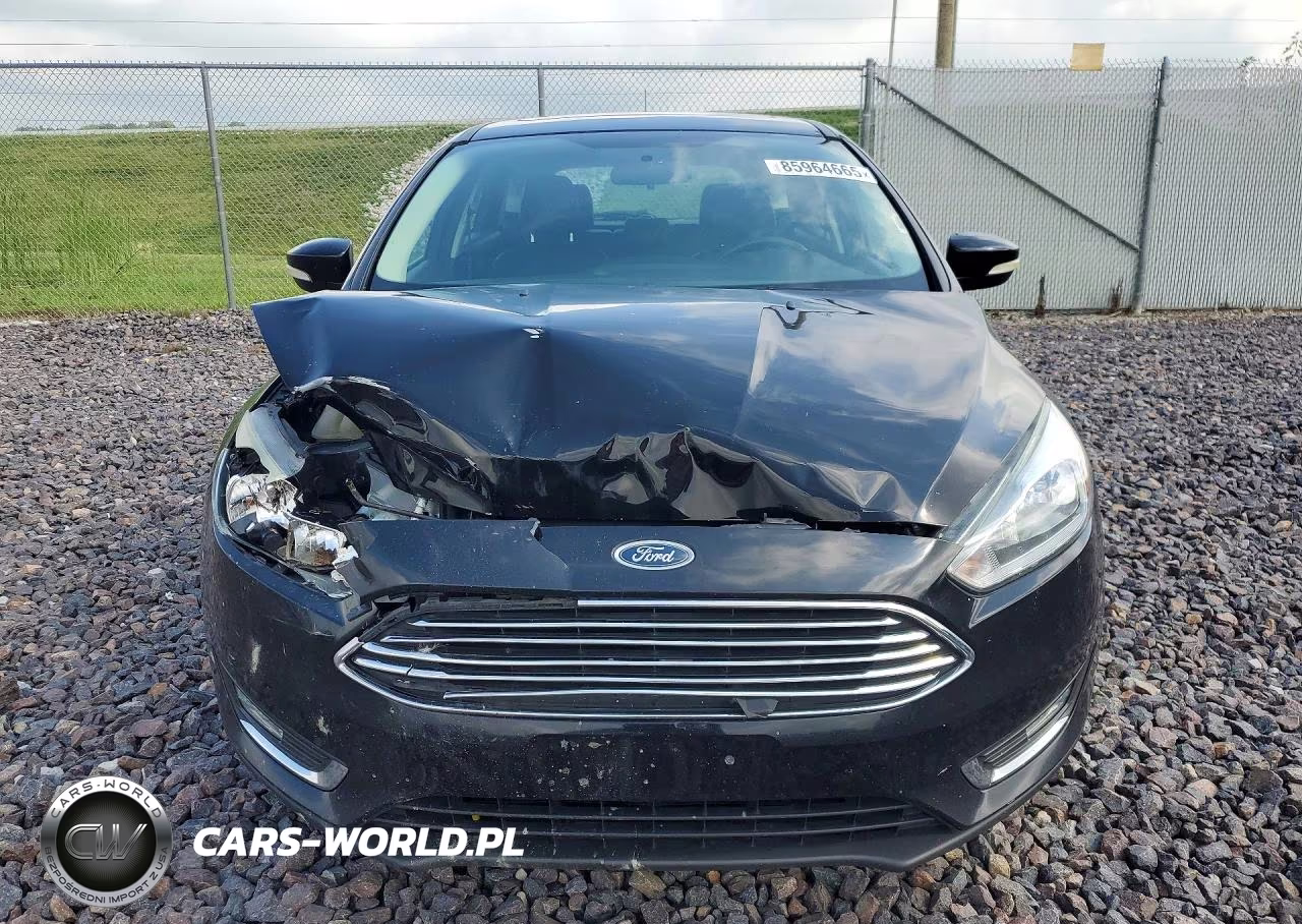 2017 Ford Focus Titanium VIN:1FADP3N29HL253441 - 5