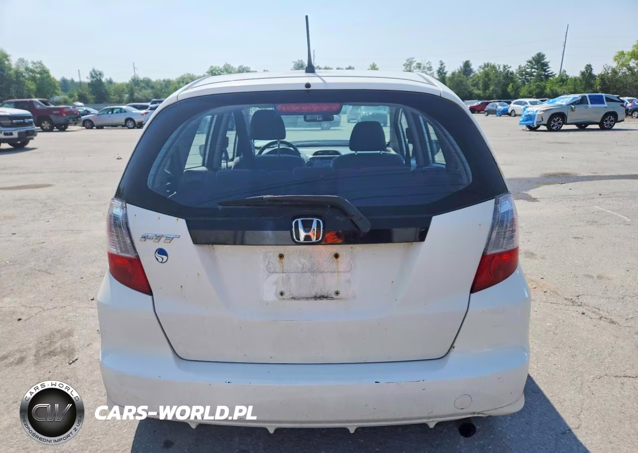 2013 Honda Fit VIN:JHMGE8H3XDC067155 - 6