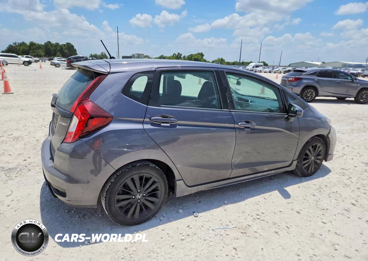 2018 Honda Fit Sport VIN:3HGGK5H67JM716280 - 3