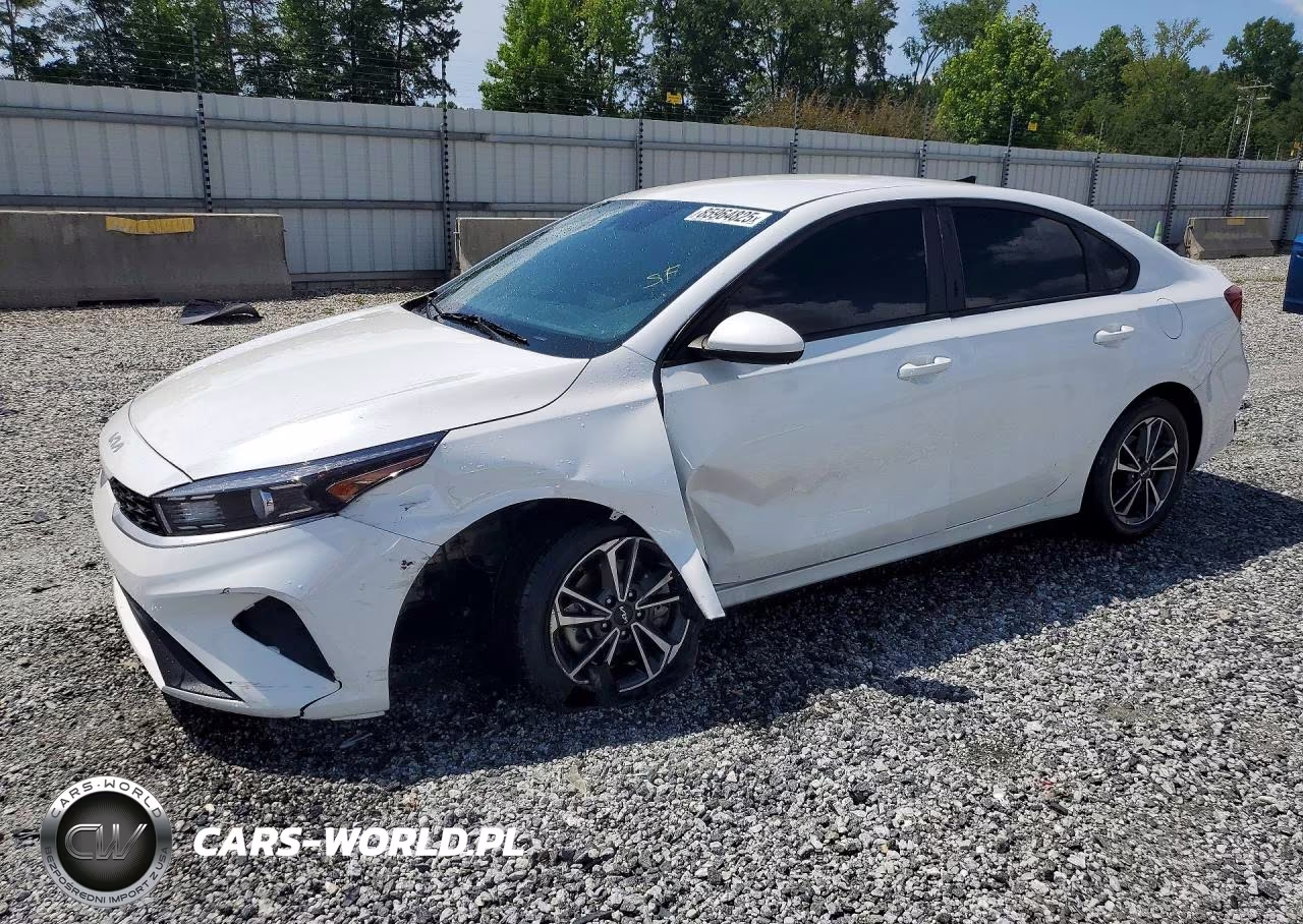 2023 Kia Forte Lxs – zdjęcie 1 z 12